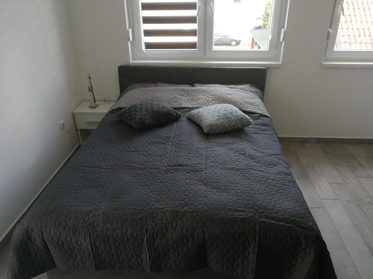 Danica Apartman Szávaszentdemeter Kültér fotó