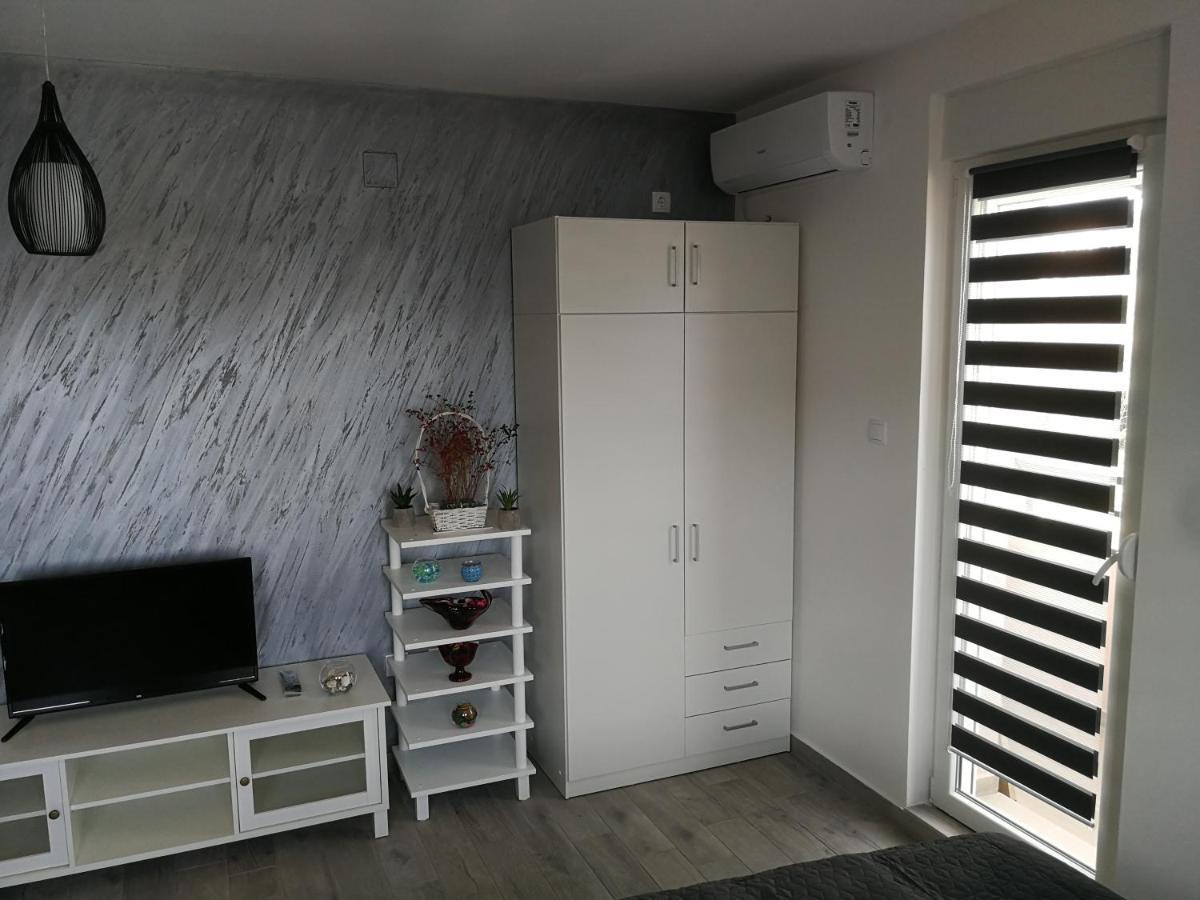 Danica Apartman Szávaszentdemeter Kültér fotó