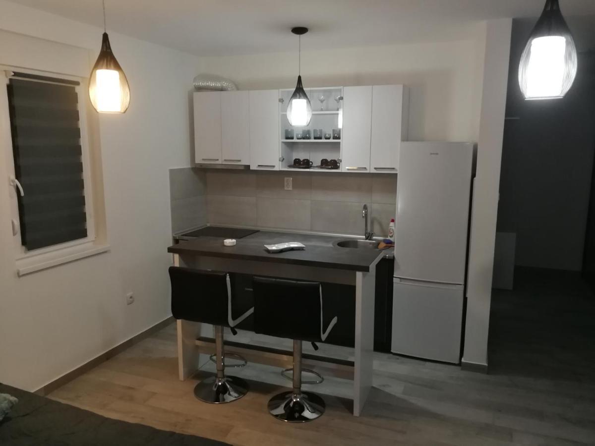 Danica Apartman Szávaszentdemeter Kültér fotó