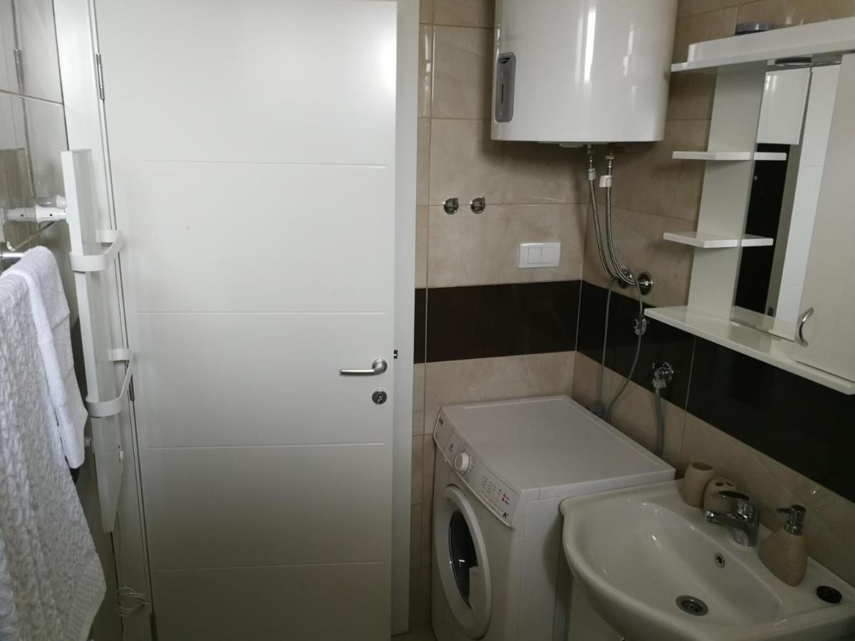 Danica Apartman Szávaszentdemeter Kültér fotó