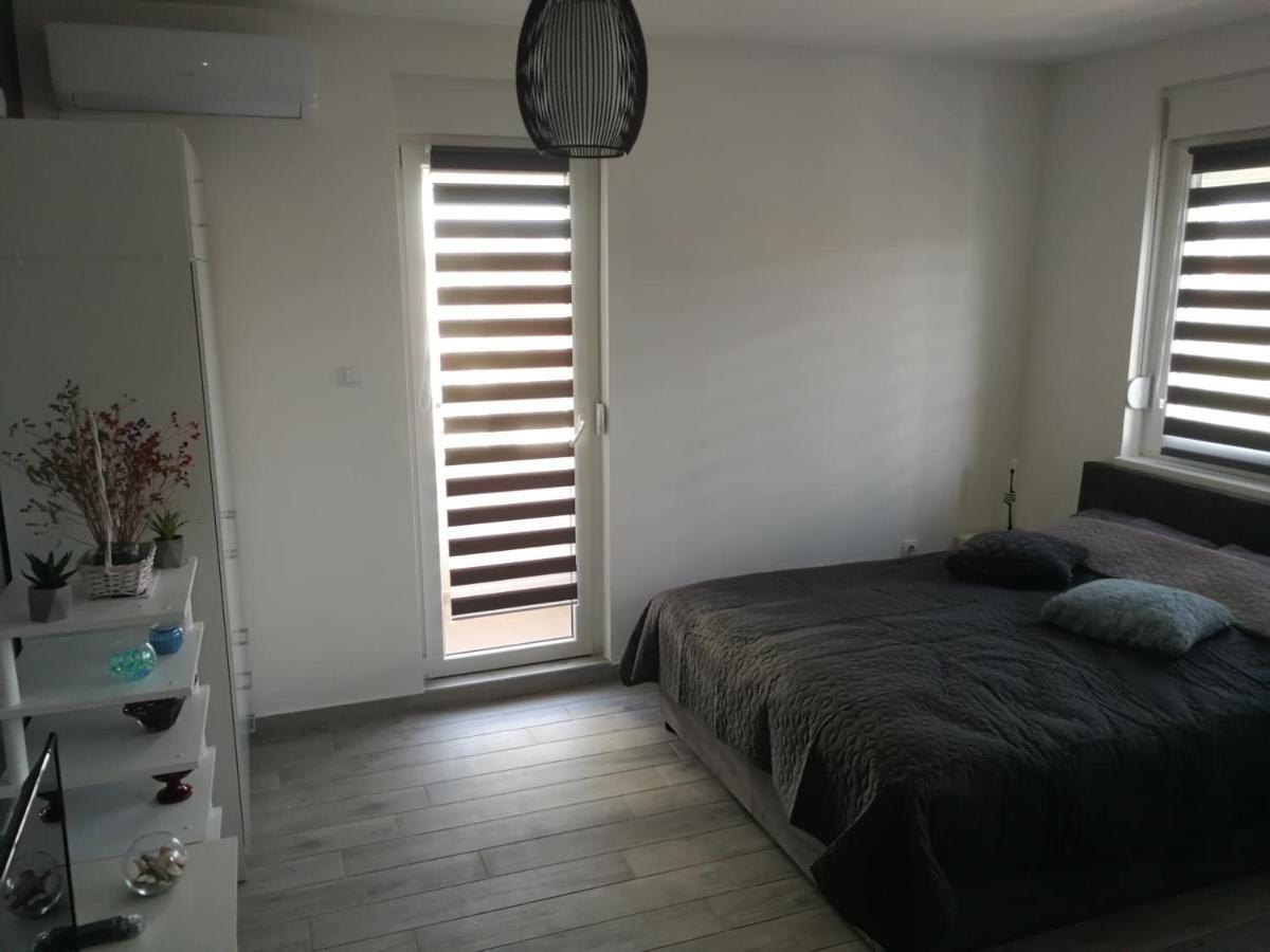 Danica Apartman Szávaszentdemeter Kültér fotó